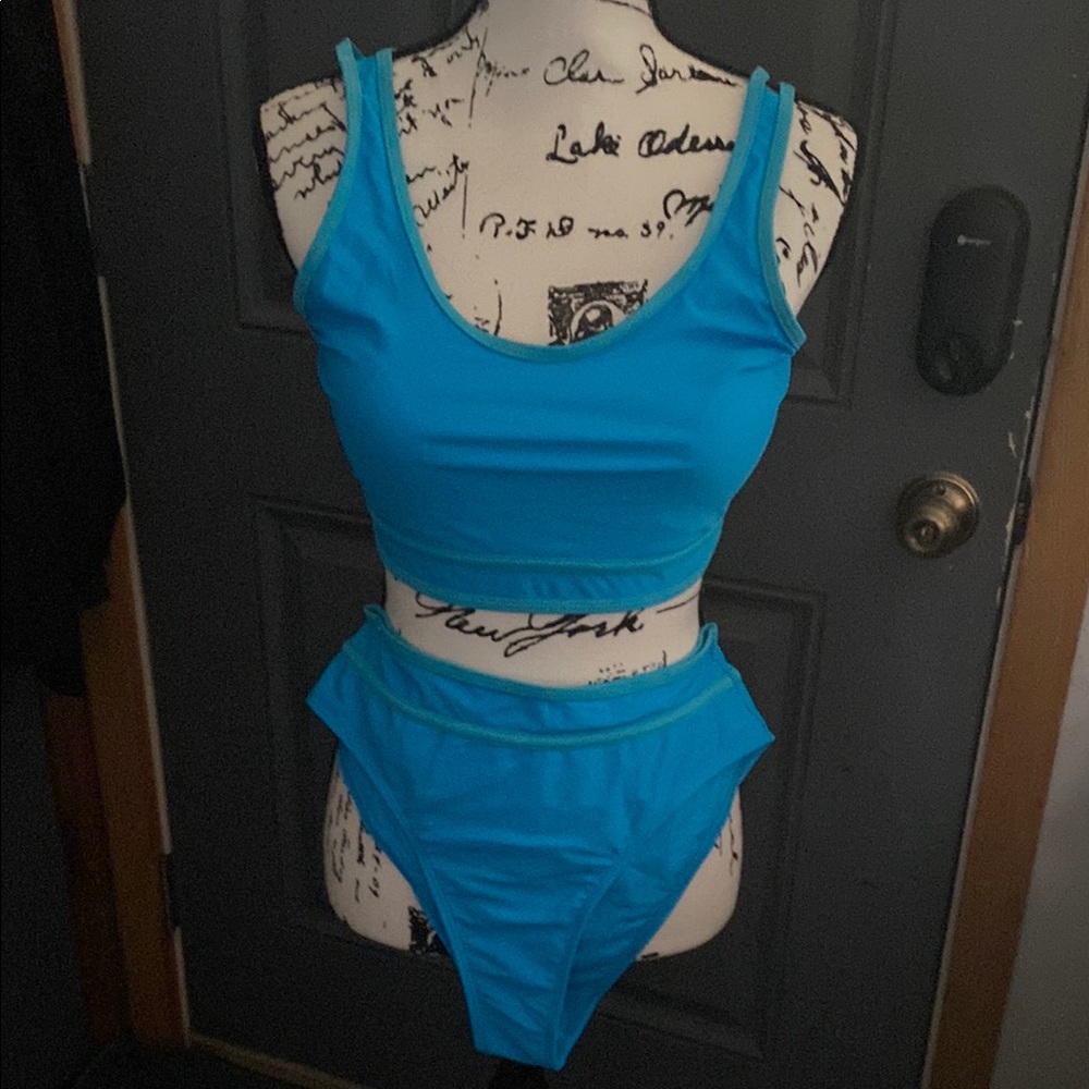 Blue Sporty Bikini with High-Waisted Cutout Design